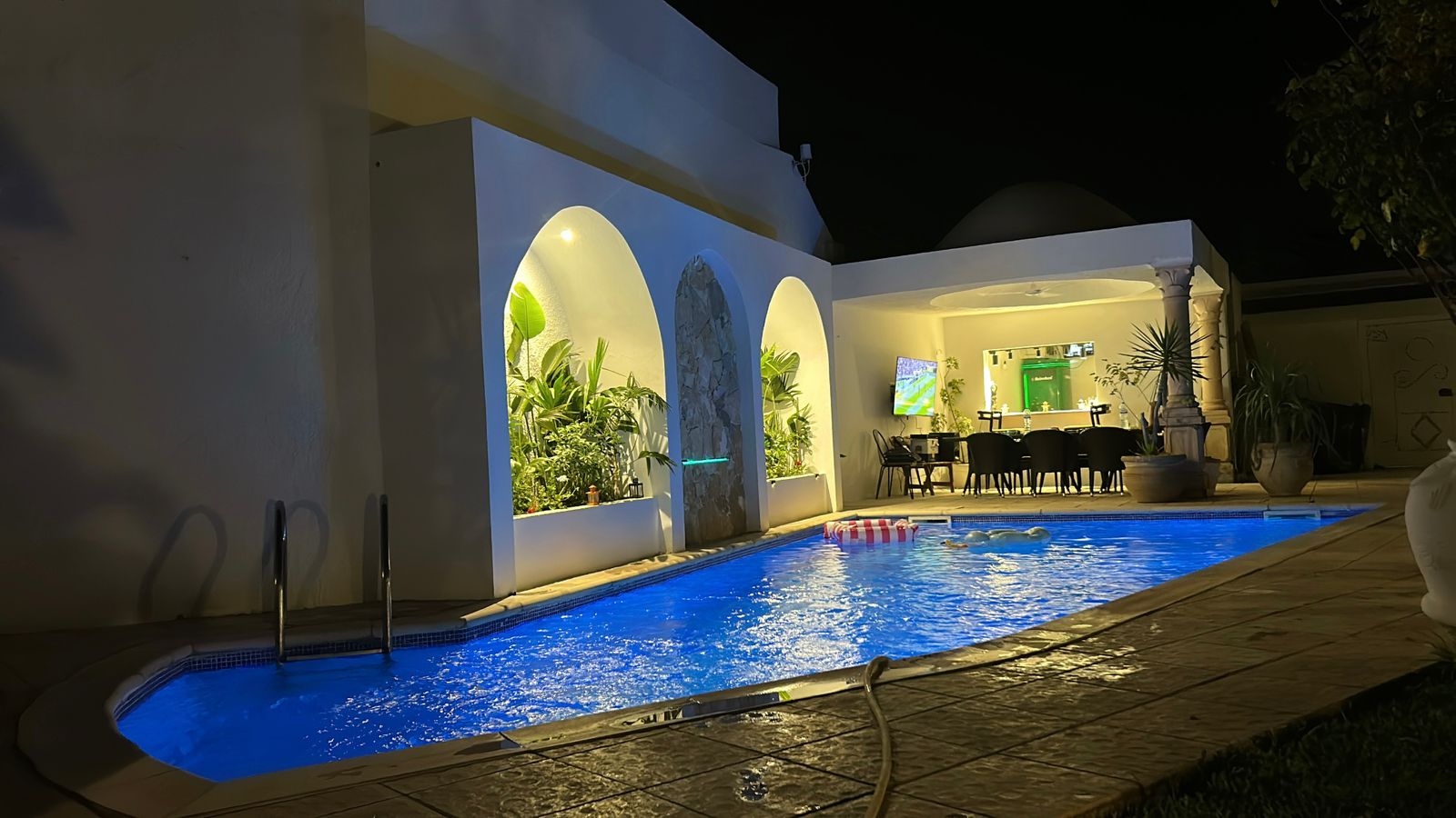 Piscine Villa Manuela de nuit